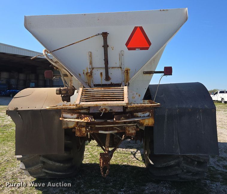 image for item DP6293 1994 Ford L8000 spreader