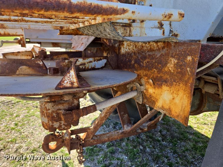 image for item DP6293 1994 Ford L8000 spreader