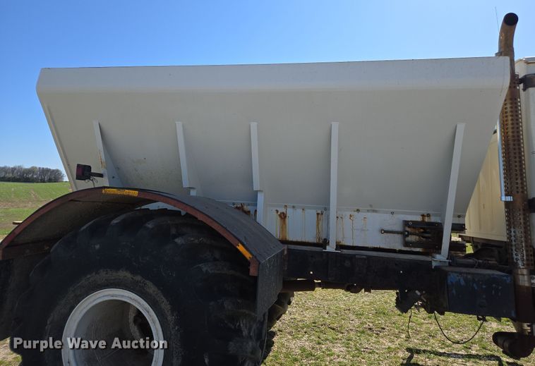 image for item DP6293 1994 Ford L8000 spreader