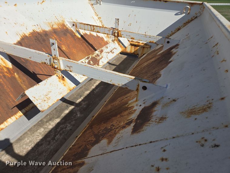 image for item DP6293 1994 Ford L8000 spreader