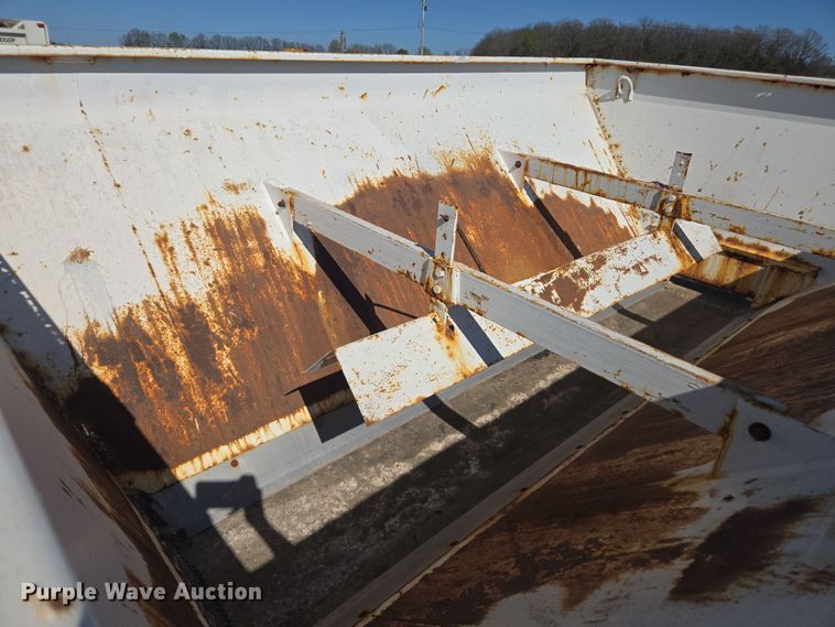 image for item DP6293 1994 Ford L8000 spreader