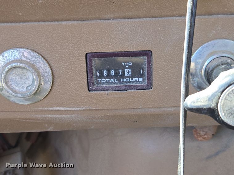 image for item DP6293 1994 Ford L8000 spreader