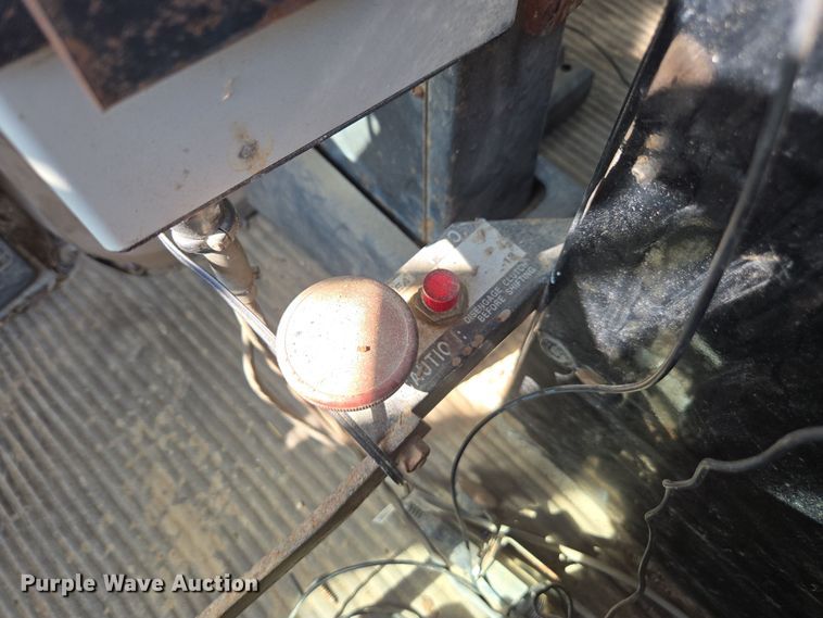 image for item DP6293 1994 Ford L8000 spreader