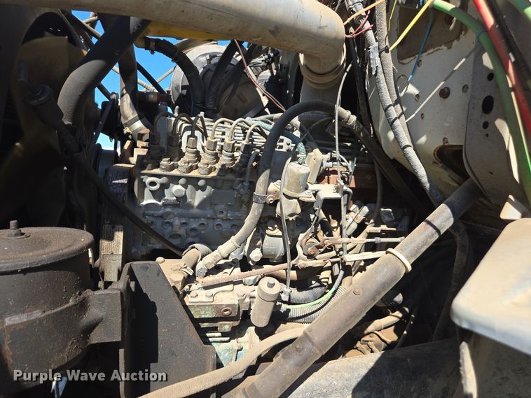 image for item DP6293 1994 Ford L8000 spreader