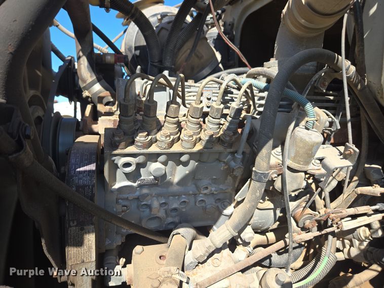 image for item DP6293 1994 Ford L8000 spreader