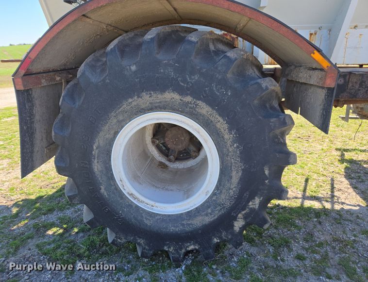 image for item DP6293 1994 Ford L8000 spreader