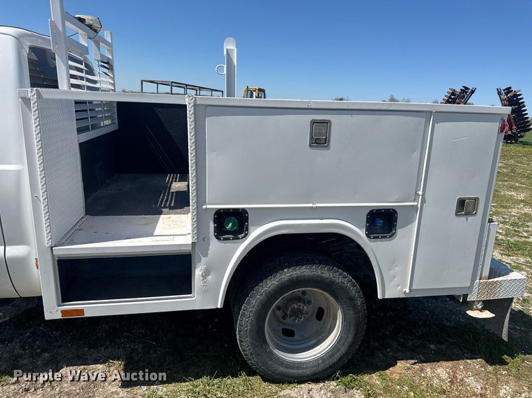 image for item DP6294 2015 Ford F350 Super Duty SuperCrew utility bed pickup truck