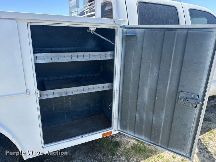 image for item DP6294 2015 Ford F350 Super Duty SuperCrew utility bed pickup truck