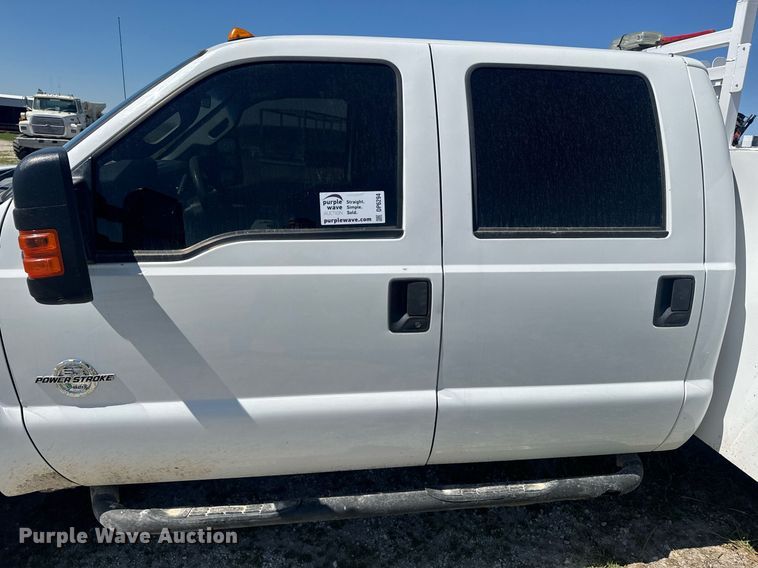 image for item DP6294 2015 Ford F350 Super Duty SuperCrew utility bed pickup truck