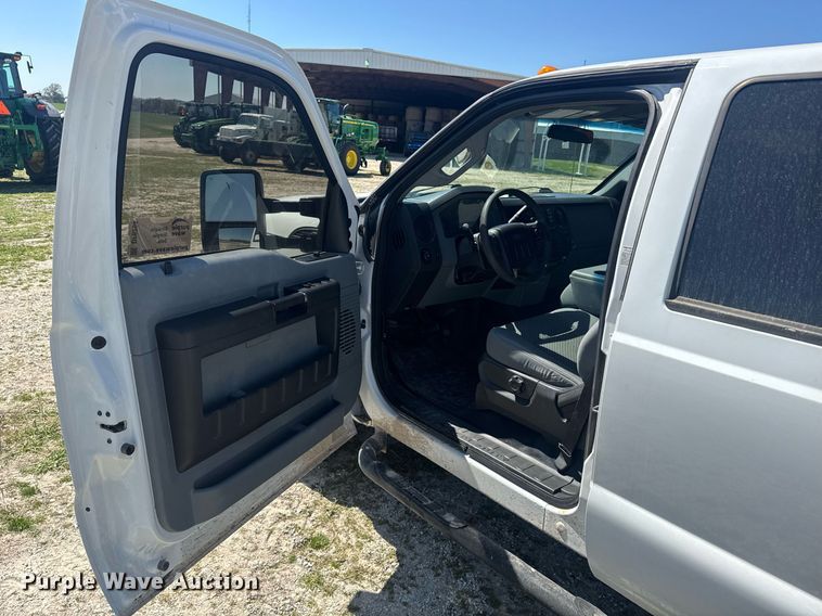 image for item DP6294 2015 Ford F350 Super Duty SuperCrew utility bed pickup truck