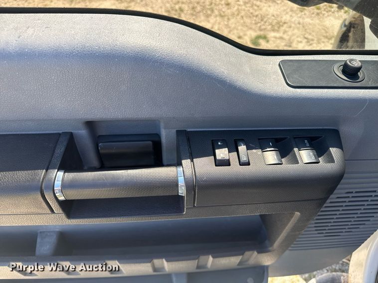 image for item DP6294 2015 Ford F350 Super Duty SuperCrew utility bed pickup truck