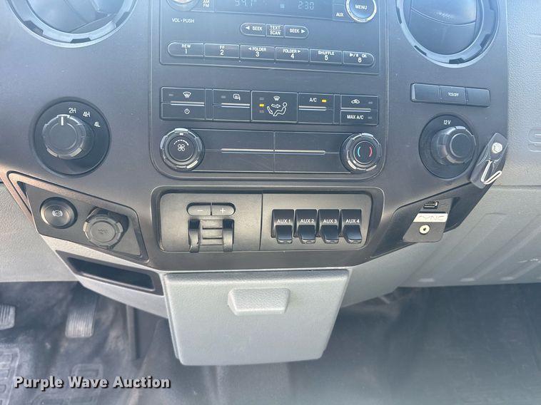 image for item DP6294 2015 Ford F350 Super Duty SuperCrew utility bed pickup truck