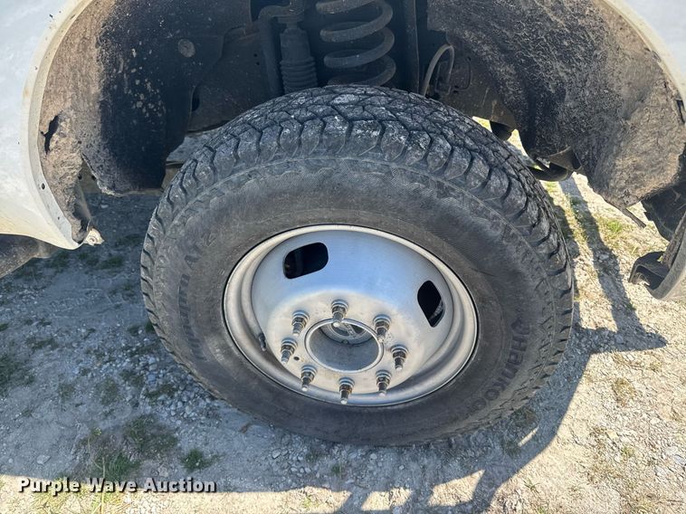 image for item DP6294 2015 Ford F350 Super Duty SuperCrew utility bed pickup truck