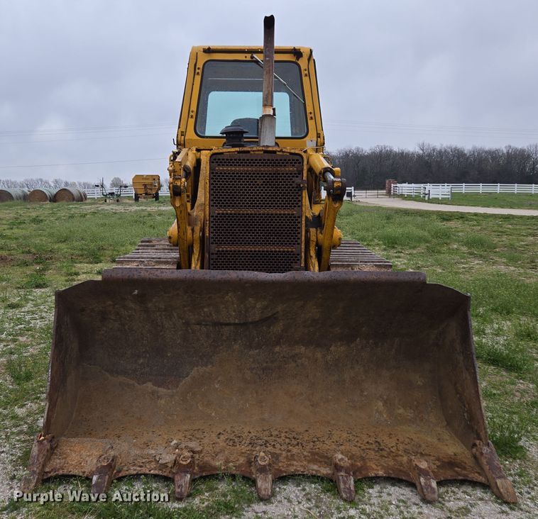 image for item DP6302 1991 John Deere 655B track loader