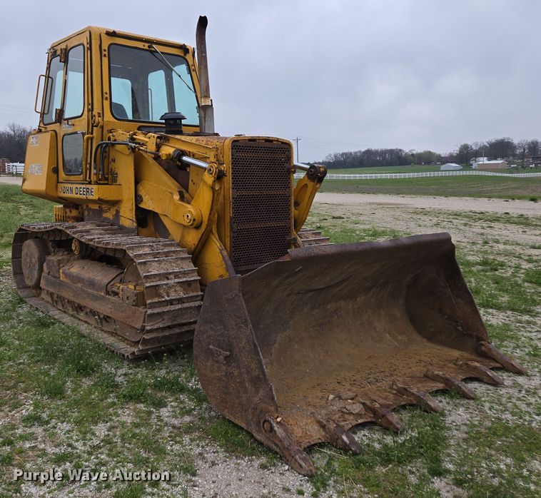 image for item DP6302 1991 John Deere 655B track loader