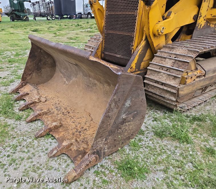 image for item DP6302 1991 John Deere 655B track loader