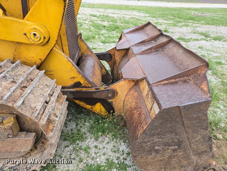 image for item DP6302 1991 John Deere 655B track loader