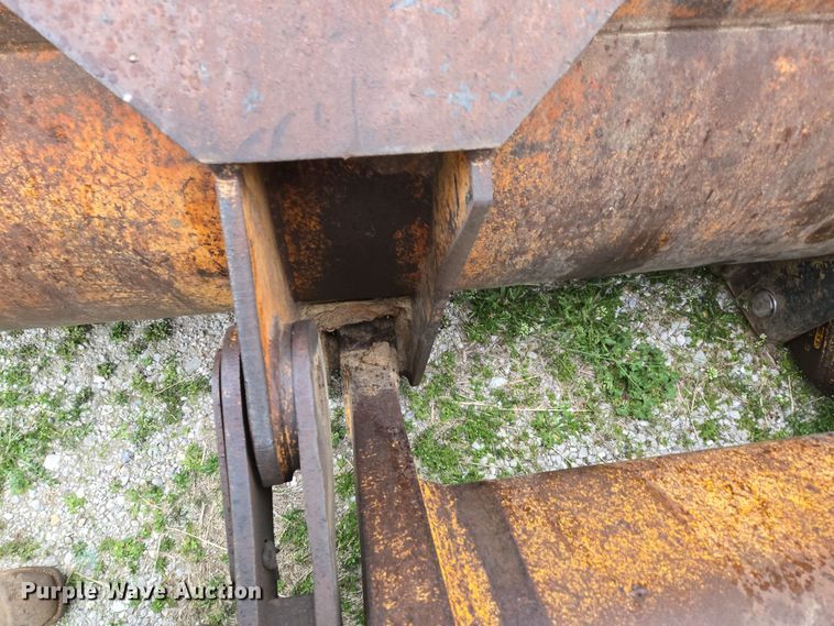 image for item DP6302 1991 John Deere 655B track loader