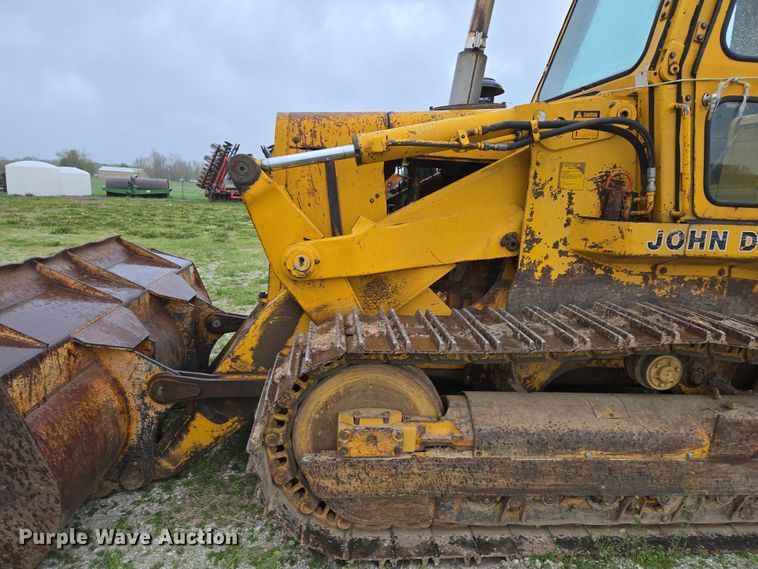 image for item DP6302 1991 John Deere 655B track loader