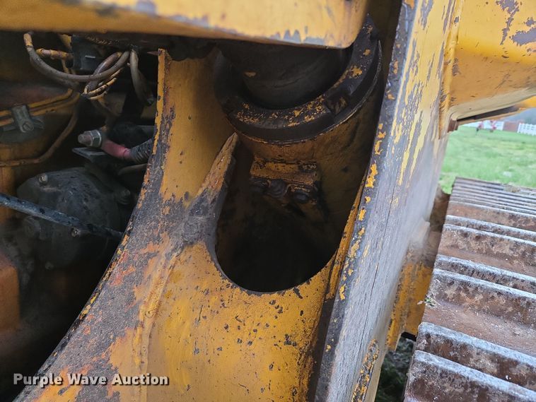 image for item DP6302 1991 John Deere 655B track loader