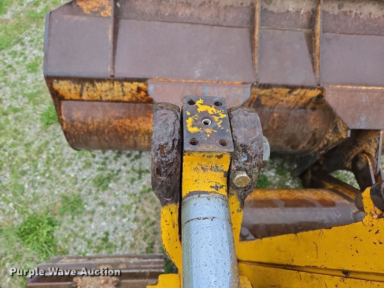 image for item DP6302 1991 John Deere 655B track loader