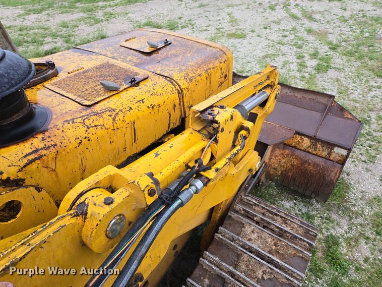 image for item DP6302 1991 John Deere 655B track loader