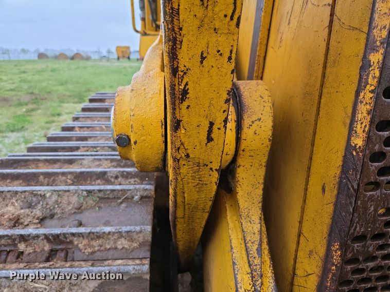 image for item DP6302 1991 John Deere 655B track loader