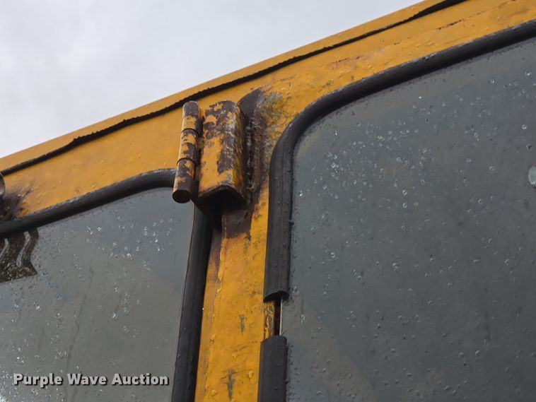 image for item DP6302 1991 John Deere 655B track loader