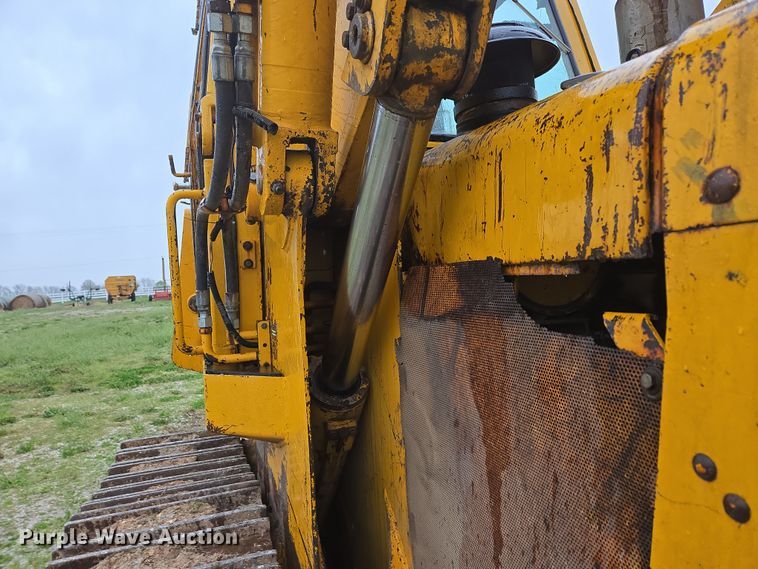 image for item DP6302 1991 John Deere 655B track loader