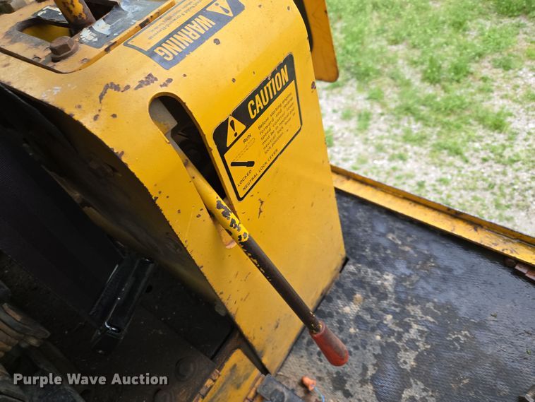 image for item DP6302 1991 John Deere 655B track loader