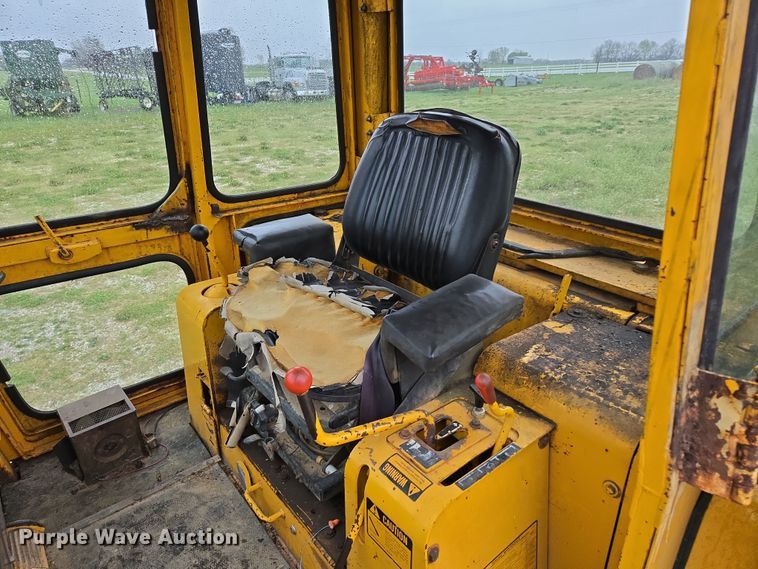 image for item DP6302 1991 John Deere 655B track loader