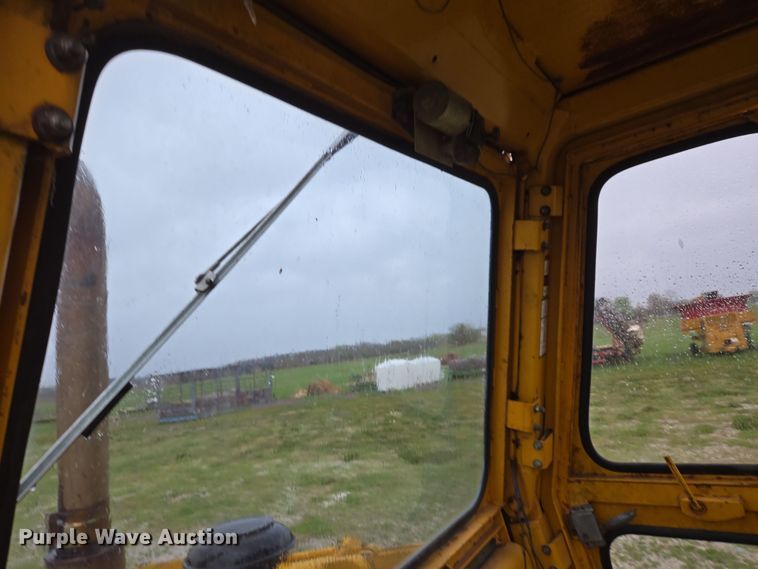 image for item DP6302 1991 John Deere 655B track loader