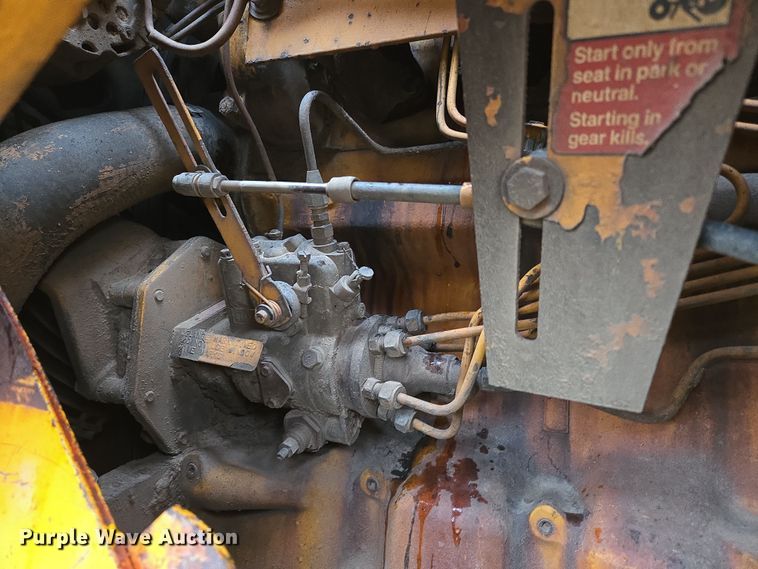 image for item DP6302 1991 John Deere 655B track loader