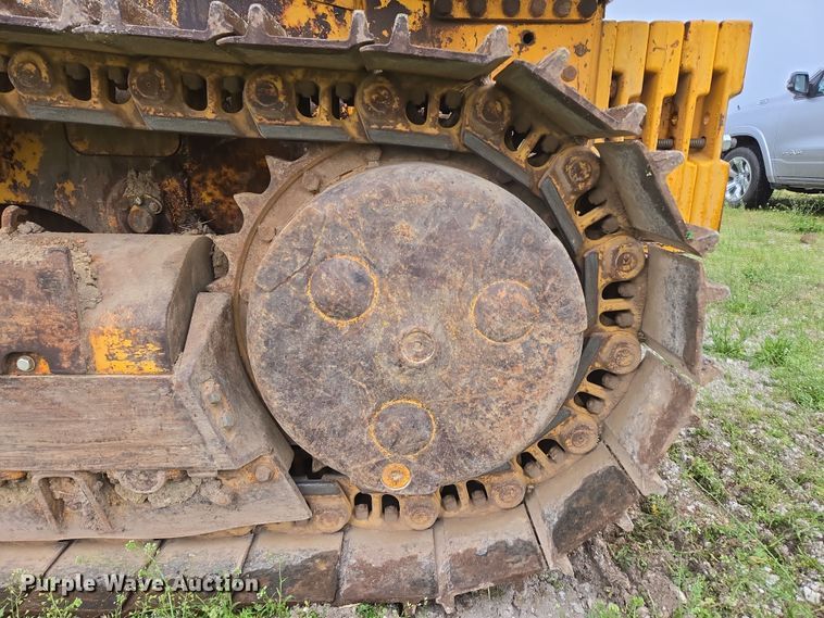 image for item DP6302 1991 John Deere 655B track loader