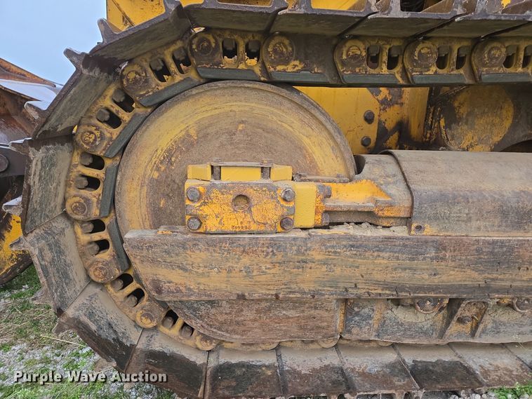 image for item DP6302 1991 John Deere 655B track loader