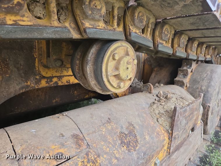 image for item DP6302 1991 John Deere 655B track loader