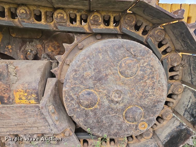 image for item DP6302 1991 John Deere 655B track loader