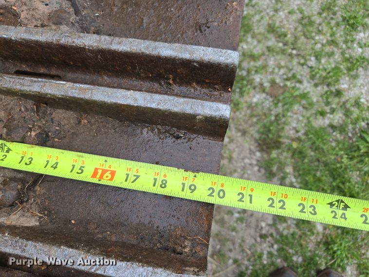 image for item DP6302 1991 John Deere 655B track loader