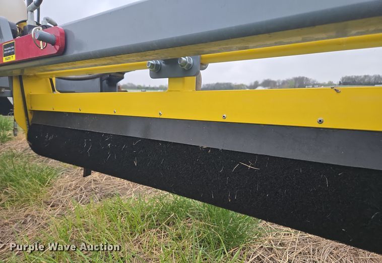 image for item DP6307 Grass Works Manufacturing weed wiper