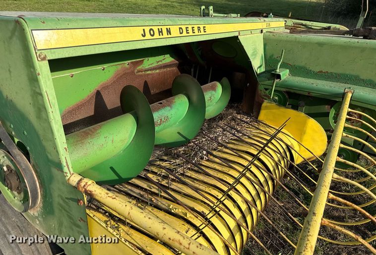 image for item DS4264 John Deere 336 small square baler