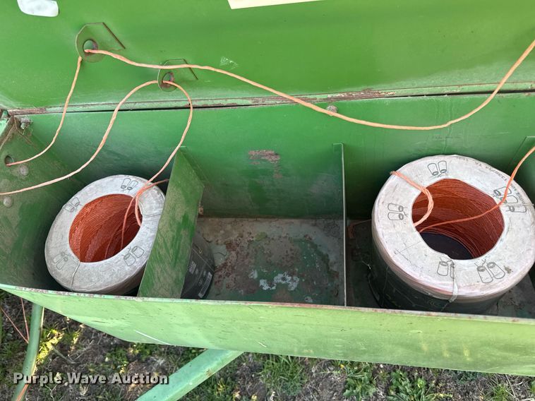 image for item DS4264 John Deere 336 small square baler