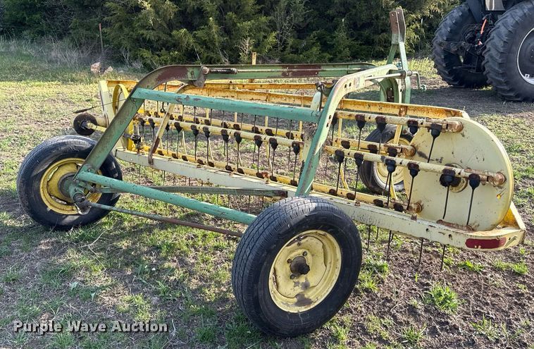 image for item DS4265 John Deere 660 hay rake