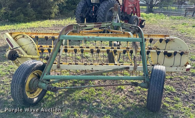 image for item DS4265 John Deere 660 hay rake