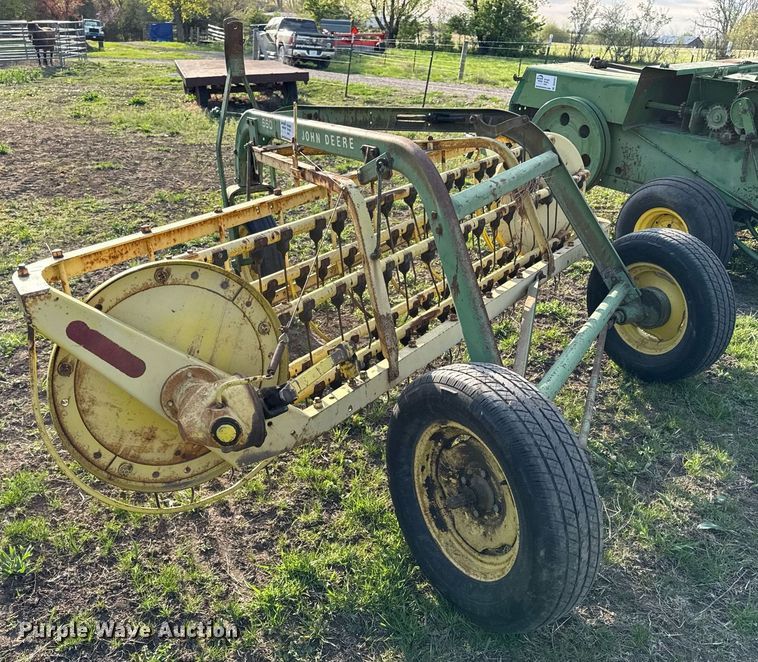 image for item DS4265 John Deere 660 hay rake
