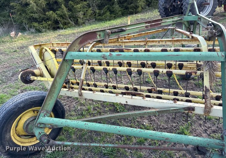 image for item DS4265 John Deere 660 hay rake