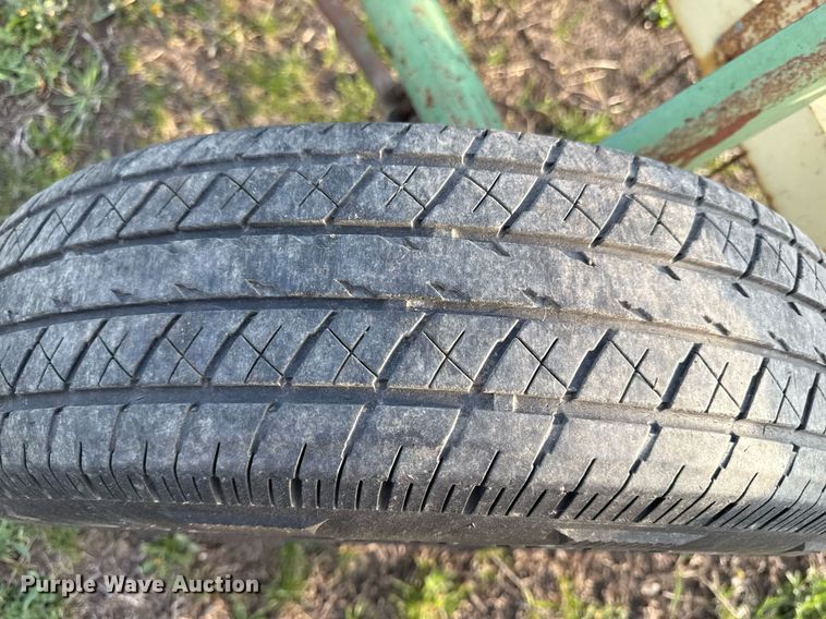 image for item DS4265 John Deere 660 hay rake