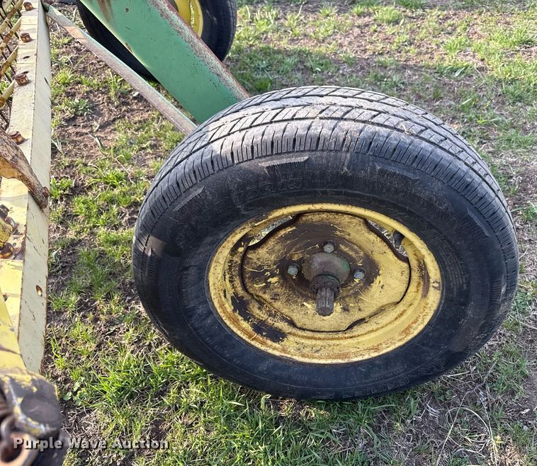 image for item DS4265 John Deere 660 hay rake