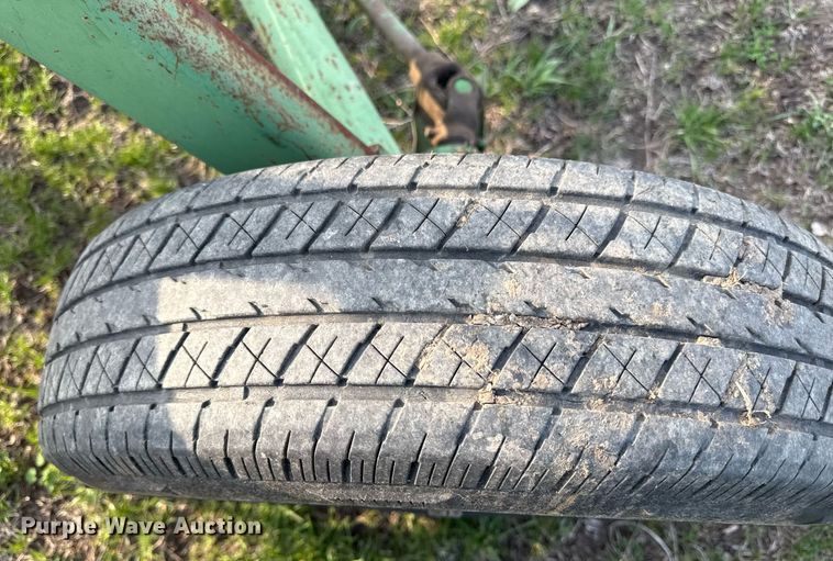 image for item DS4265 John Deere 660 hay rake