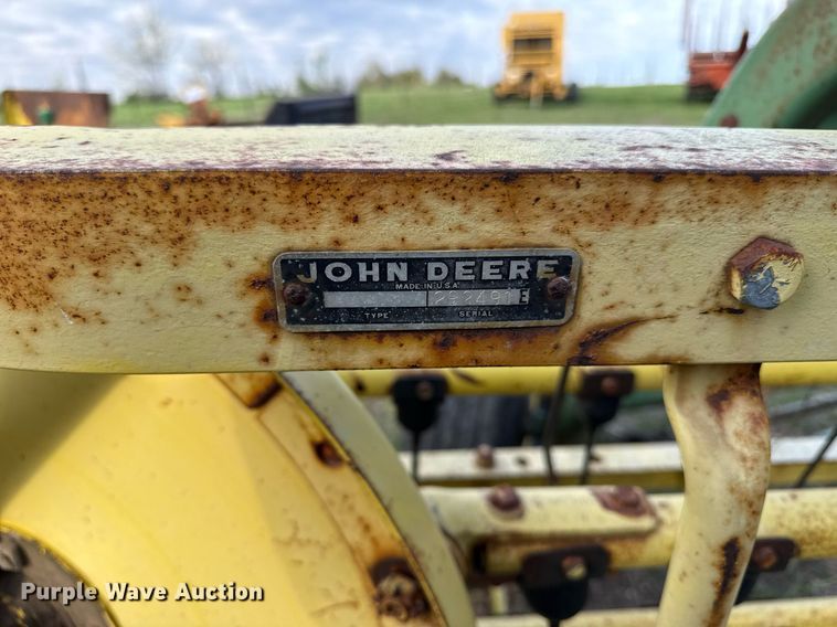 image for item DS4265 John Deere 660 hay rake