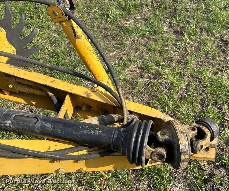 image for item DS4267 1995 Vermeer 504I round baler